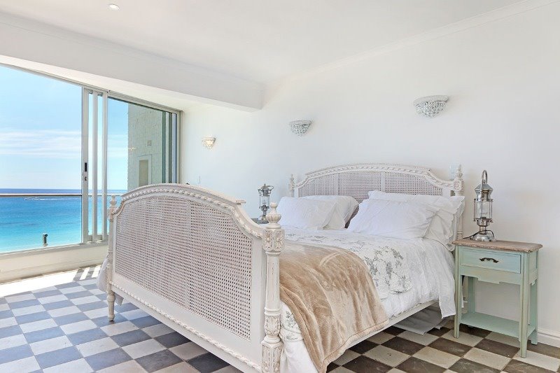 3 Bedroom Property for Sale in Clifton Western Cape